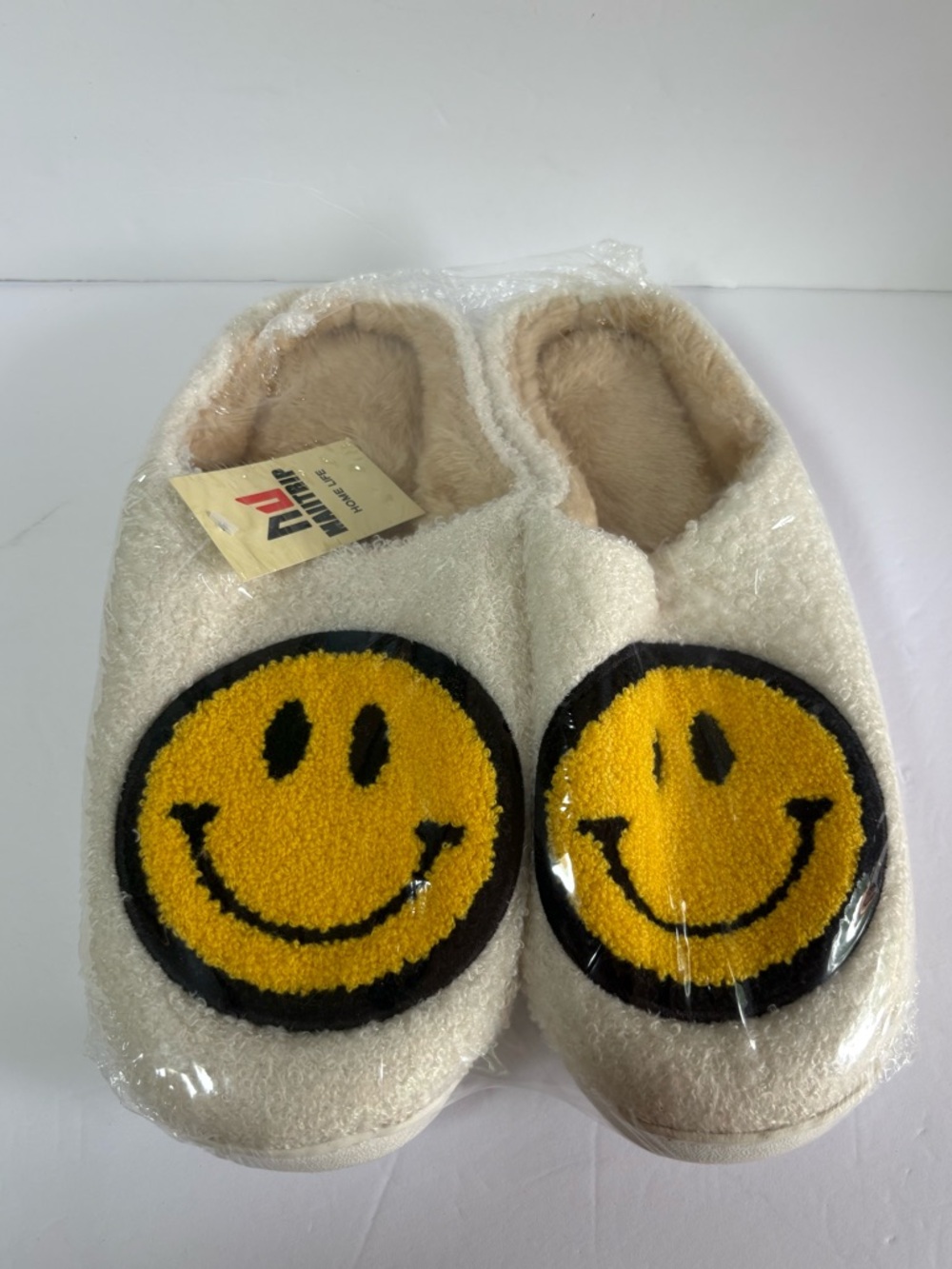 Brand New Fuzzy Smiley Face Slippers Size 8.5 Women’s
